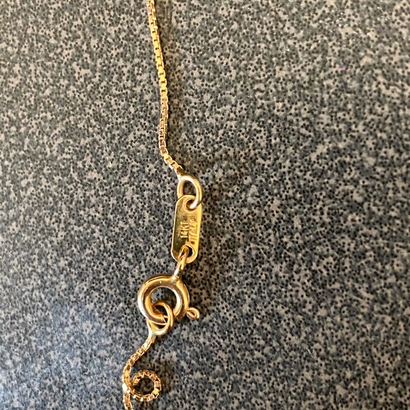 14K yellow gold butterfly pendant 16” necklace - Picture 9 of 12